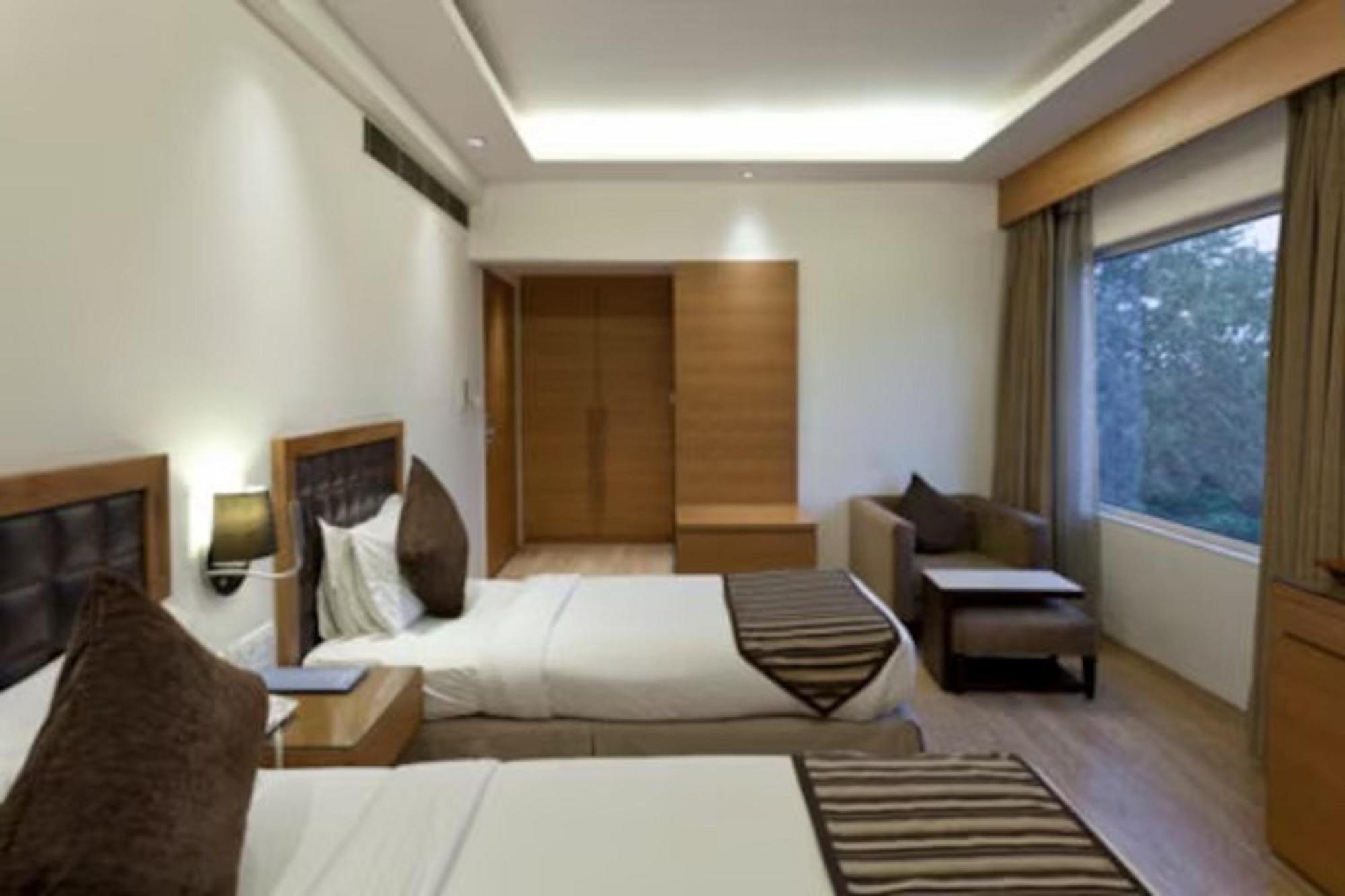 Hotel Saket 27 Nova Deli Exterior foto