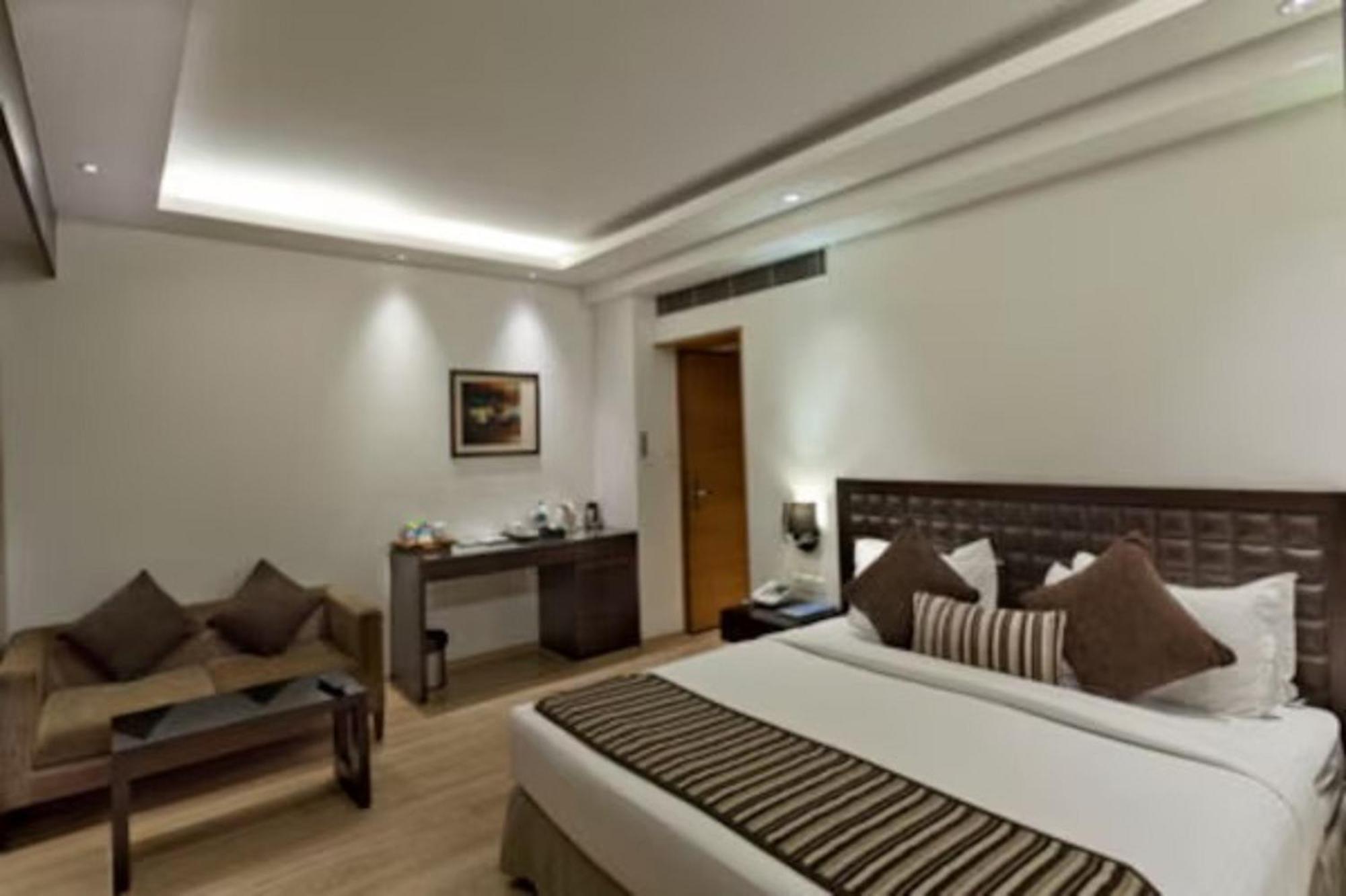 Hotel Saket 27 Nova Deli Exterior foto